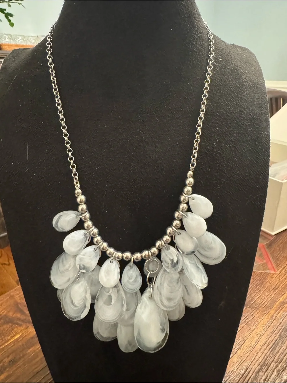 White Gray Acrylic Teardrop Statement Bib Necklace Silver Tone Layered Dangle